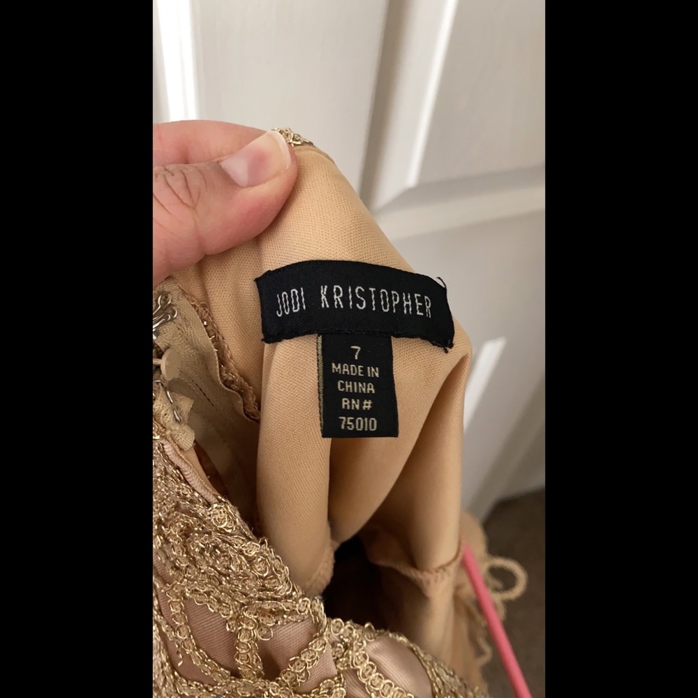 Dress - Picture 3 of 3
